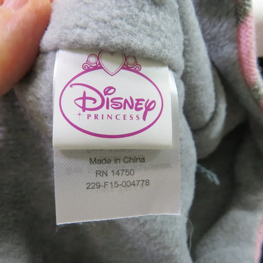 Disney princess hat and mittens with embroidered edges
